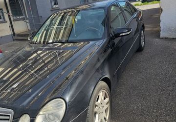 Mercedes-Benz E 320 383.000 km 4.399 &euro; Stuttgart 70374