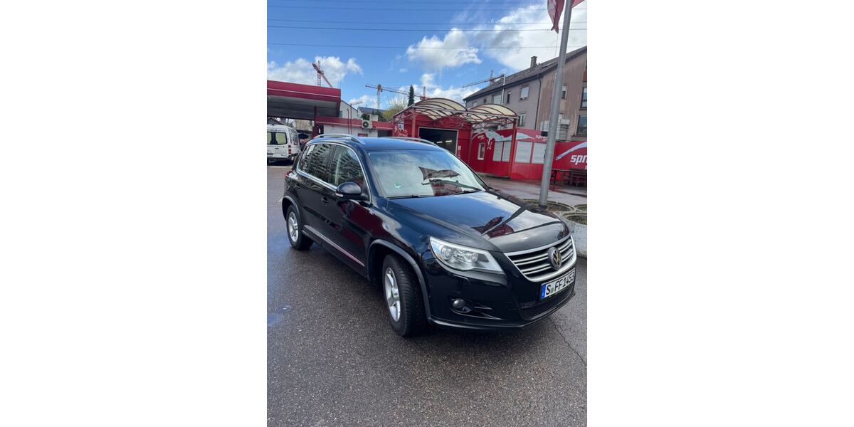 VW Tiguan 206.910 km 8.600 &euro; Stuttgart 70437