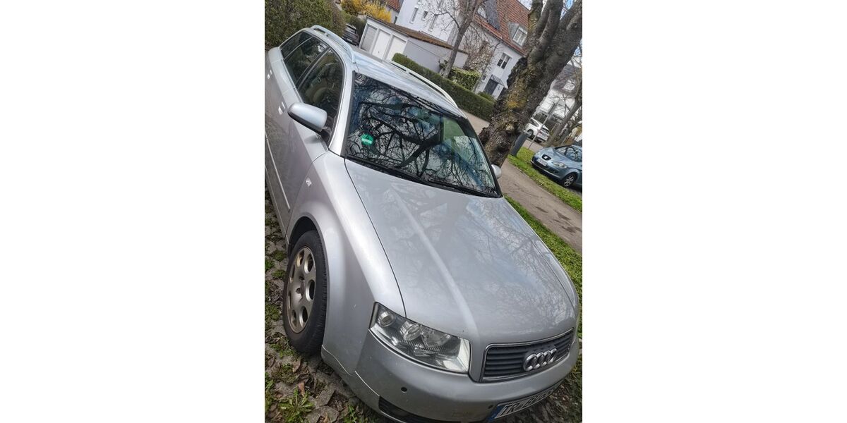 Audi A4 244.200 km 1.411 &euro; stuttgart 70378