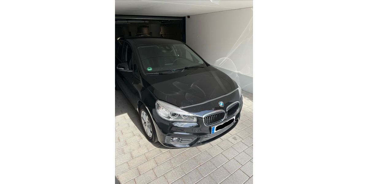 BMW 218 Active Tourer 8.762 km 16.900 &euro; Stuttgart 70184
