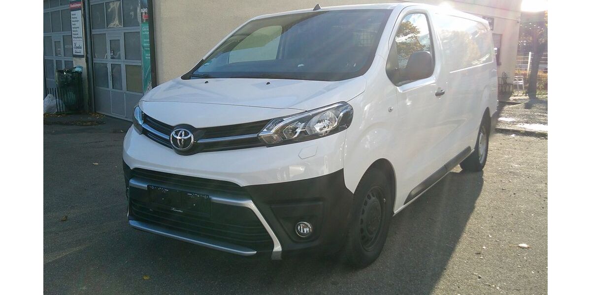 Toyota Proace (Verso) 120.000 km 13.990 &euro; Sindelfingen 71065