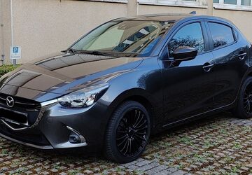 Mazda 2 61.850 km 14.800 &euro; Stuttgart 70376