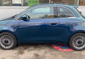 Fiat 500e 13.900 km 19.990 &euro; Asperg 71679