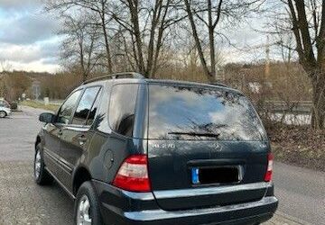 Mercedes-Benz ML 270 101.000 km 9.999 &euro; Walheim 74399
