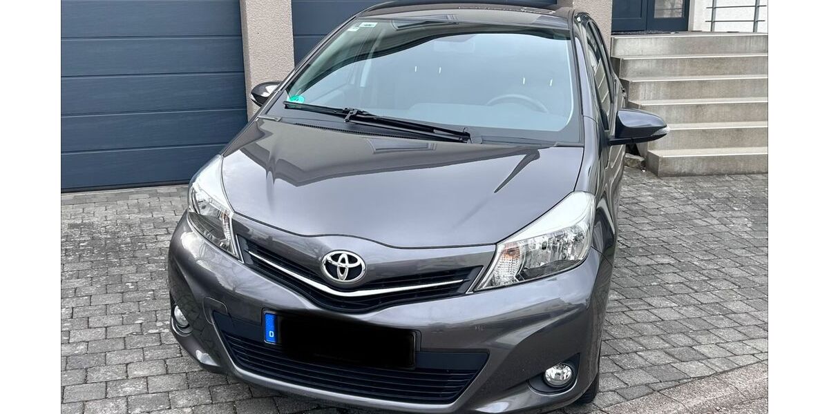 Toyota Yaris 51.000 km 8.600 &euro; Aichwald 73773