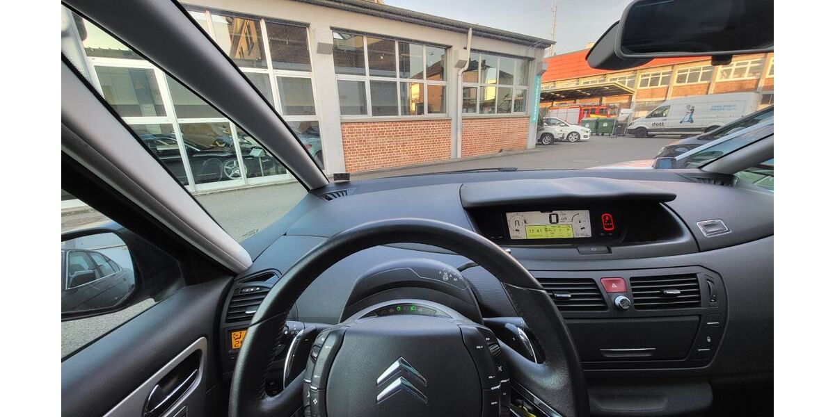 Citroen C4 Picasso 99.000 km 4.800 &euro; Stuttgart 70372