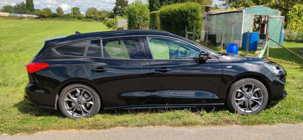 Ford Focus 133.000 km 11.900 &euro; Bietigheim-Bissingen 74321