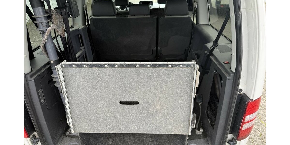 VW Caddy Maxi 2.0 TDI DSG Rollstuhltransport 450.000 km 2.850 &euro; Schorndorf 73614