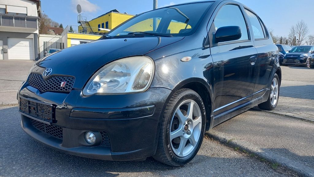 Toyota Yaris 241.000 km 2.850 &euro; Ludwigsburg 71642