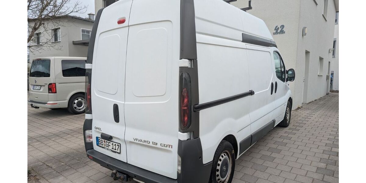 Opel Vivaro 49.448 km 6.490 &euro; Leonberg 71229