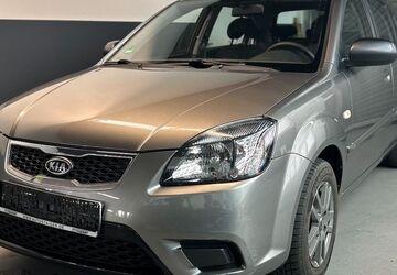 Kia Rio 154.000 km 2.999 &euro; Möglingen 71696