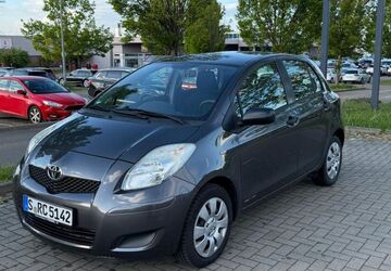 Toyota Yaris 146.000 km 4.300 &euro; Stuttgart 70469
