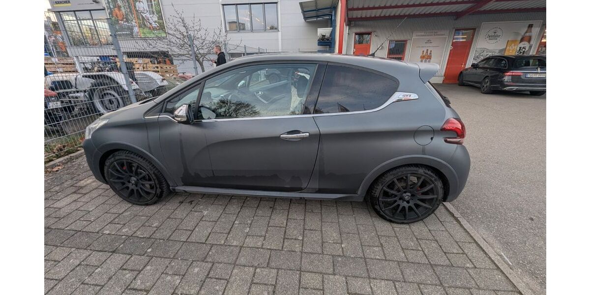 Peugeot 208 80.000 km 10.700 &euro; Leinfelden-Echterdingen 70771