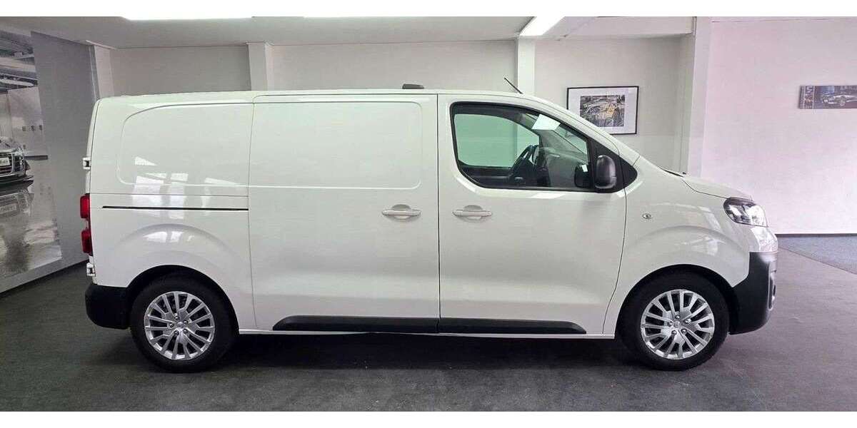Opel Vivaro 150.000 km 11.900 &euro; Asperg 71679