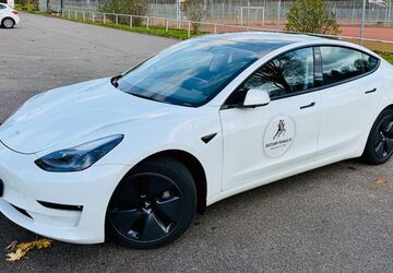 Tesla Model 3 60.000 km 34.700 &euro; Esslingen 73728