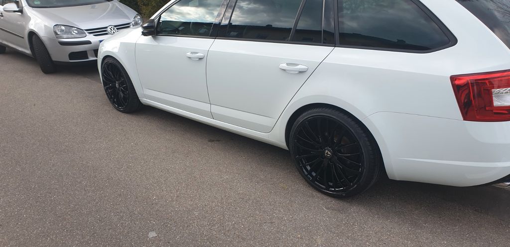 Skoda Octavia 194.600 km 11.999 &euro; Stuttgart 70437