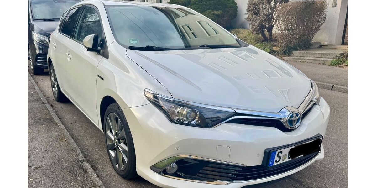 Toyota Auris 71.000 km 14.500 &euro; Stuttgart 70469