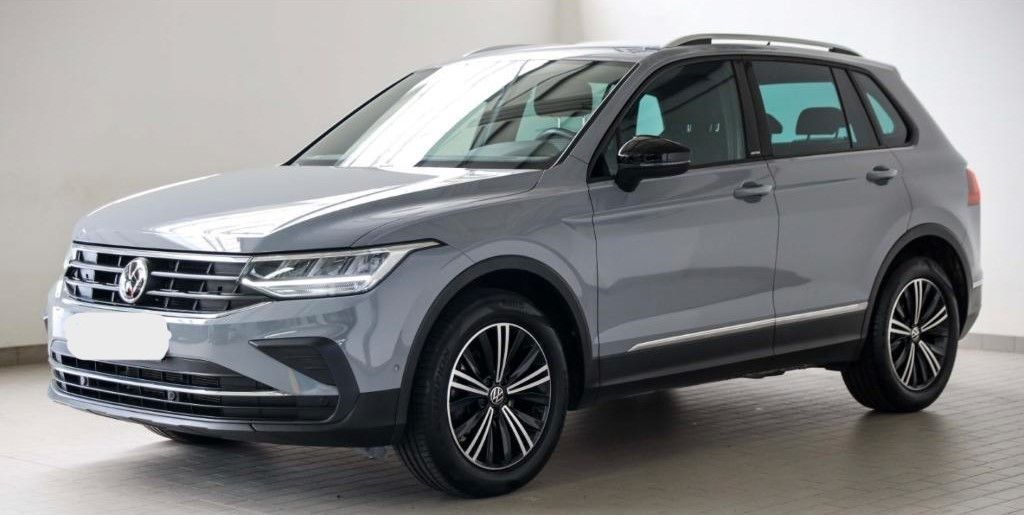 VW Tiguan 83.500 km 22.999 &euro; Stuttgart 70178