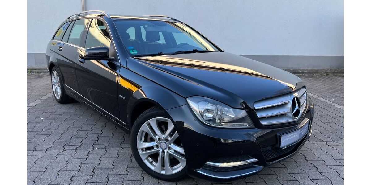 Mercedes-Benz C 220 152.300 km 12.490 &euro; Stuttgart 70378