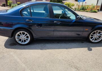 BMW 318 220.000 km 2.100 &euro; Aichtal 72631