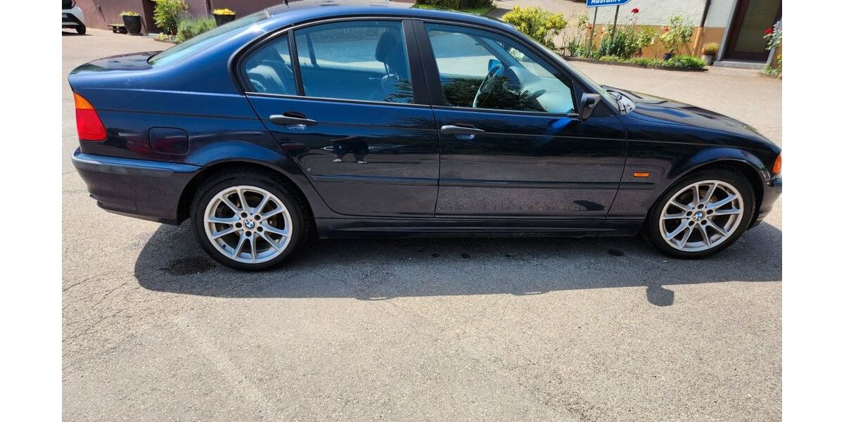 BMW 318 220.000 km 2.100 &euro; Aichtal 72631