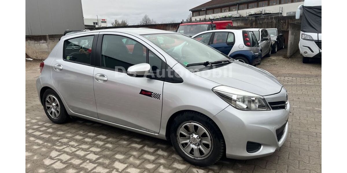 Toyota Yaris 127.400 km 6.900 &euro; Holzgerlingen 71088