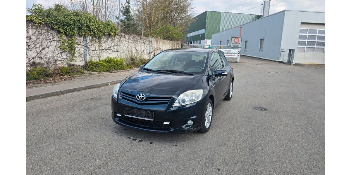 Toyota Auris 77.000 km 4.900 &euro; Möglingen 71696