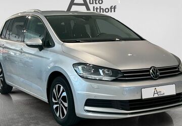 VW Touran 108.600 km 22.999 &euro; Stuttgart 70195