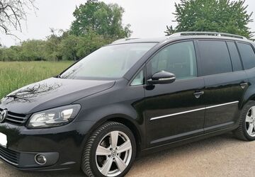 VW Touran 210.000 km 8.999 &euro; Stuttgart 70188