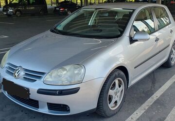 VW Golf 111.000 km 4.900 &euro; Stuttgart 70376