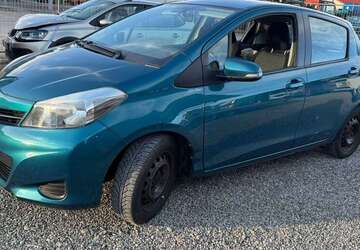 Toyota Yaris 236.400 km 3.990 &euro; Winterbach 73650