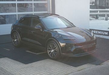 Porsche Macan 6.987 km 77.999 &euro; Stuttgart 70499
