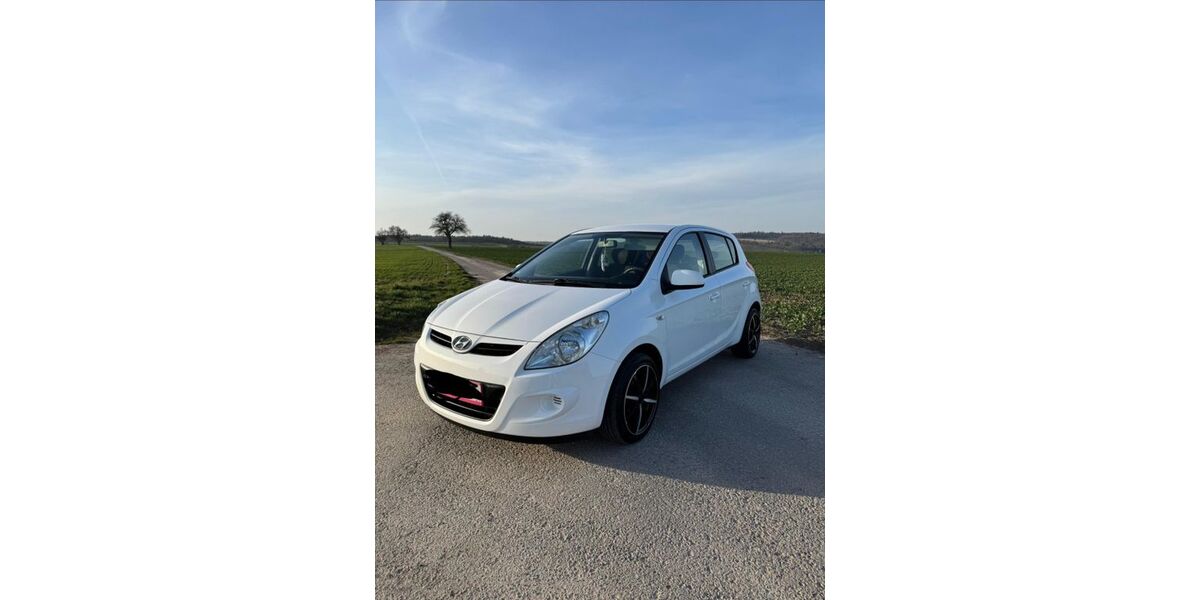 Hyundai i20 194.000 km 4.100 &euro; Korb 71404