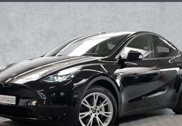 Tesla Model Y 28.293 km 41.900 &euro; Asperg 71679