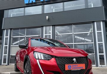 Peugeot 208 42.000 km 15.990 &euro; Backnang 71522