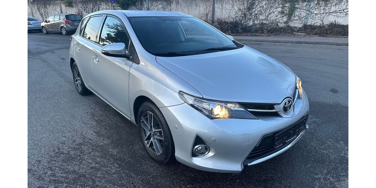 Toyota Auris 137.000 km 8.850 &euro; Möglingen/Ludwigsburg 71696