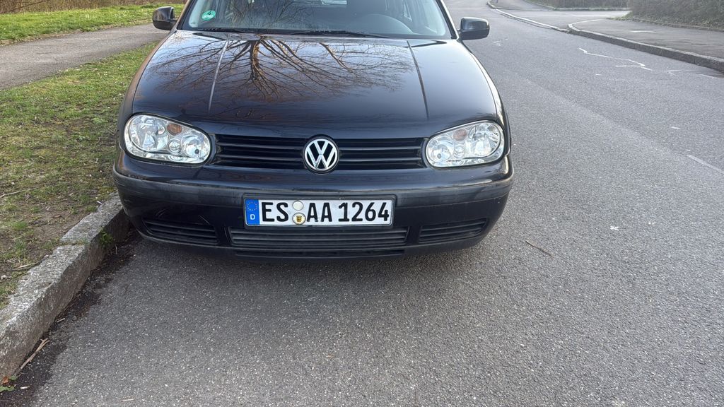 VW Golf 147.000 km 3.690 &euro; Nürtingen 72622