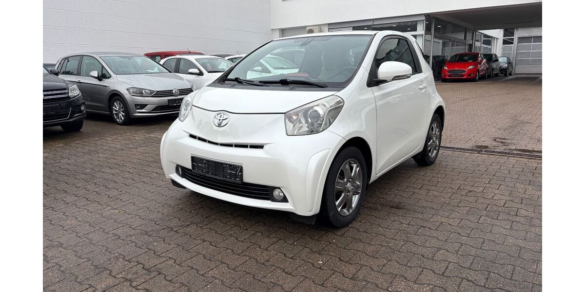 Toyota IQ 32.084 km 9.995 &euro; Stuttgart 70597