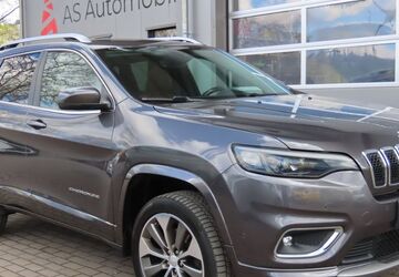 Jeep Cherokee 101.000 km 15.590 &euro; Stuttgart 70329