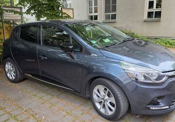 Renault Clio 96.800 km 6.950 &euro; Stuttgart 70374