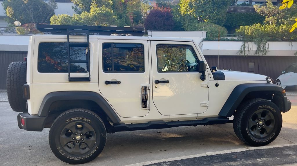 Jeep Wrangler 148.500 km 28.800 &euro; Tübingen 72070