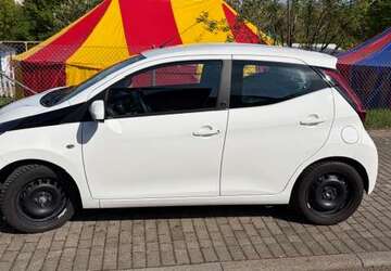 Toyota Aygo 37.300 km 9.100 &euro; Stuttgart 70374