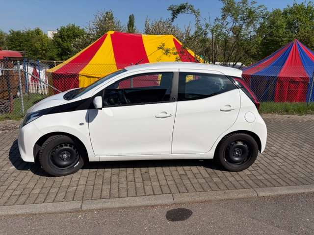 Toyota Aygo 37.300 km 9.100 &euro; Stuttgart 70374