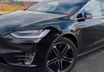 Tesla Model X 139.200 km 31.500 &euro; Tübingen 72072