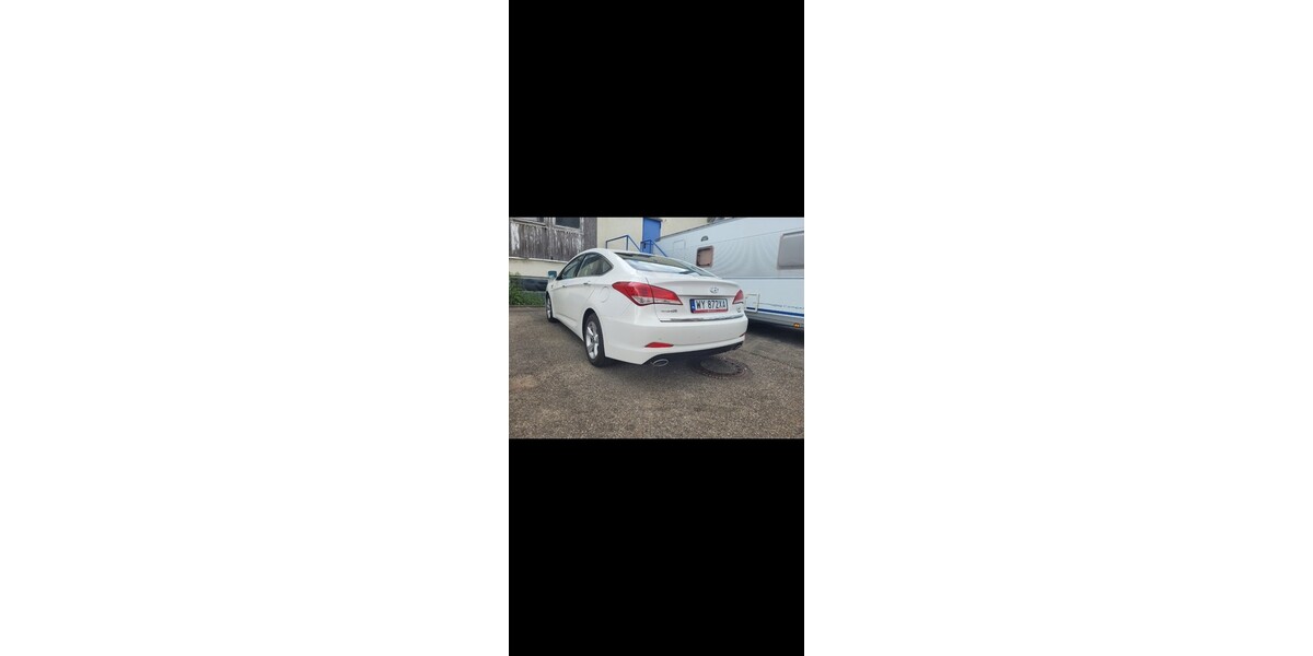Hyundai i40 162.000 km 5.200 &euro; Stuttgart 70173