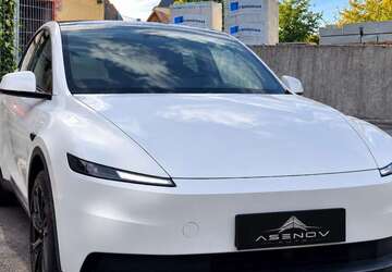 Tesla Model Y 6.800 km 43.900 &euro; Stuttgart 70435