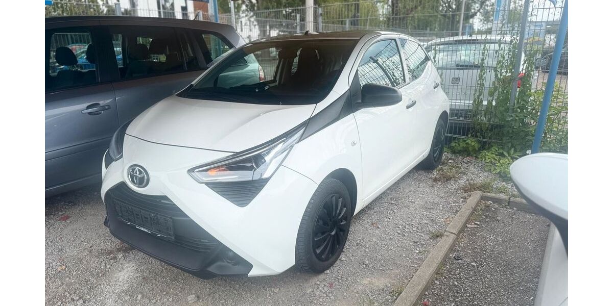 Toyota Aygo (X) 84.800 km 7.990 &euro; Sindelfingen 71065