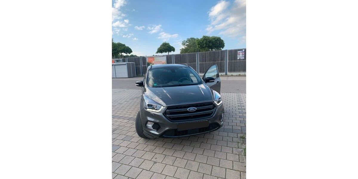 Ford Kuga 64.000 km 22.900 &euro; Althengstett 75382
