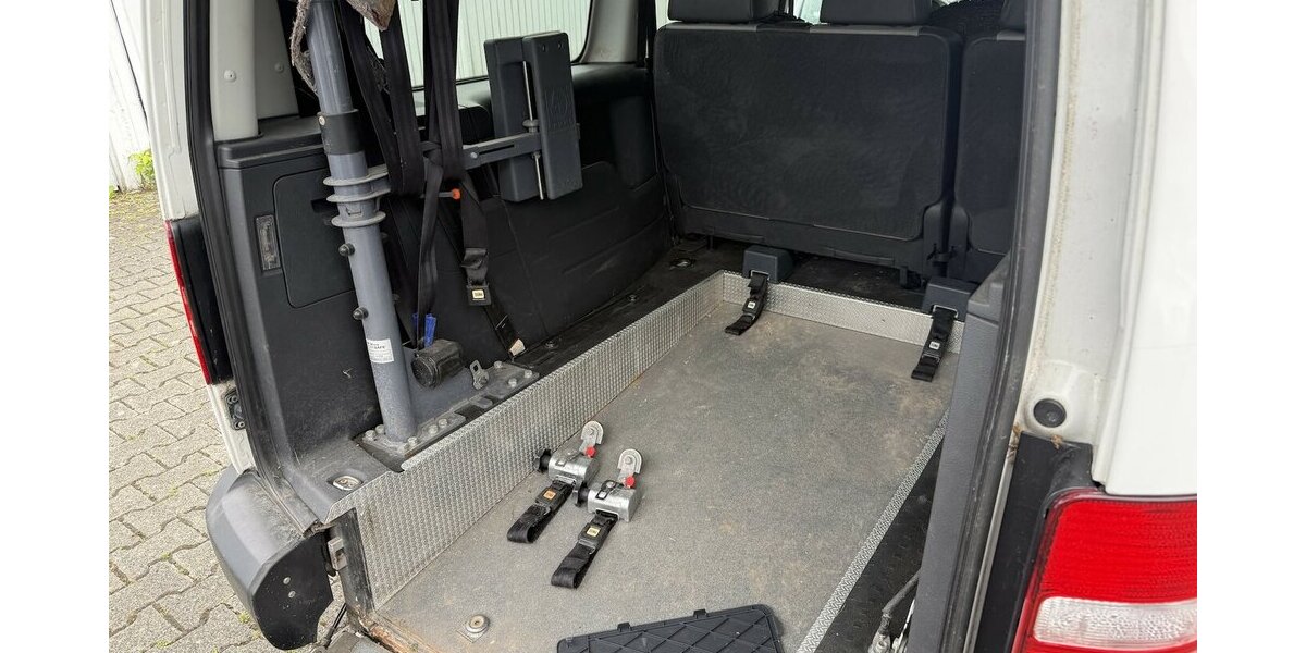 VW Caddy Maxi 2.0 TDI DSG Rollstuhltransport 450.000 km 2.850 &euro; Schorndorf 73614