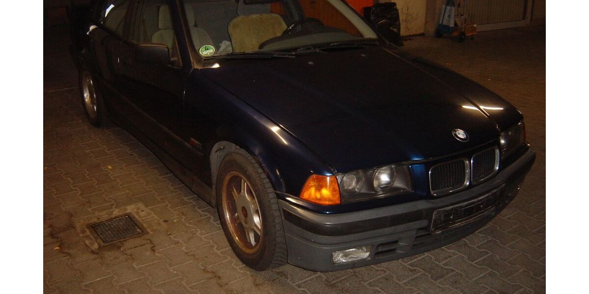 BMW 318 186.450 km 3.000 &euro; Stuttgart 70378